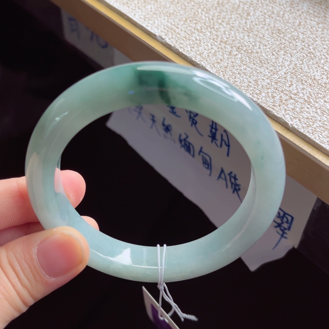 翡翠未镶嵌手镯手镯