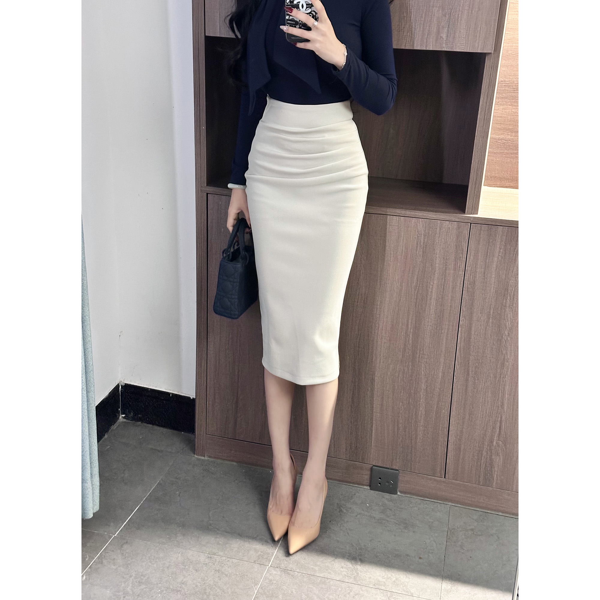 黑色显瘦半身裙女春夏时尚修身褶皱遮肚高腰中长款包臀裙