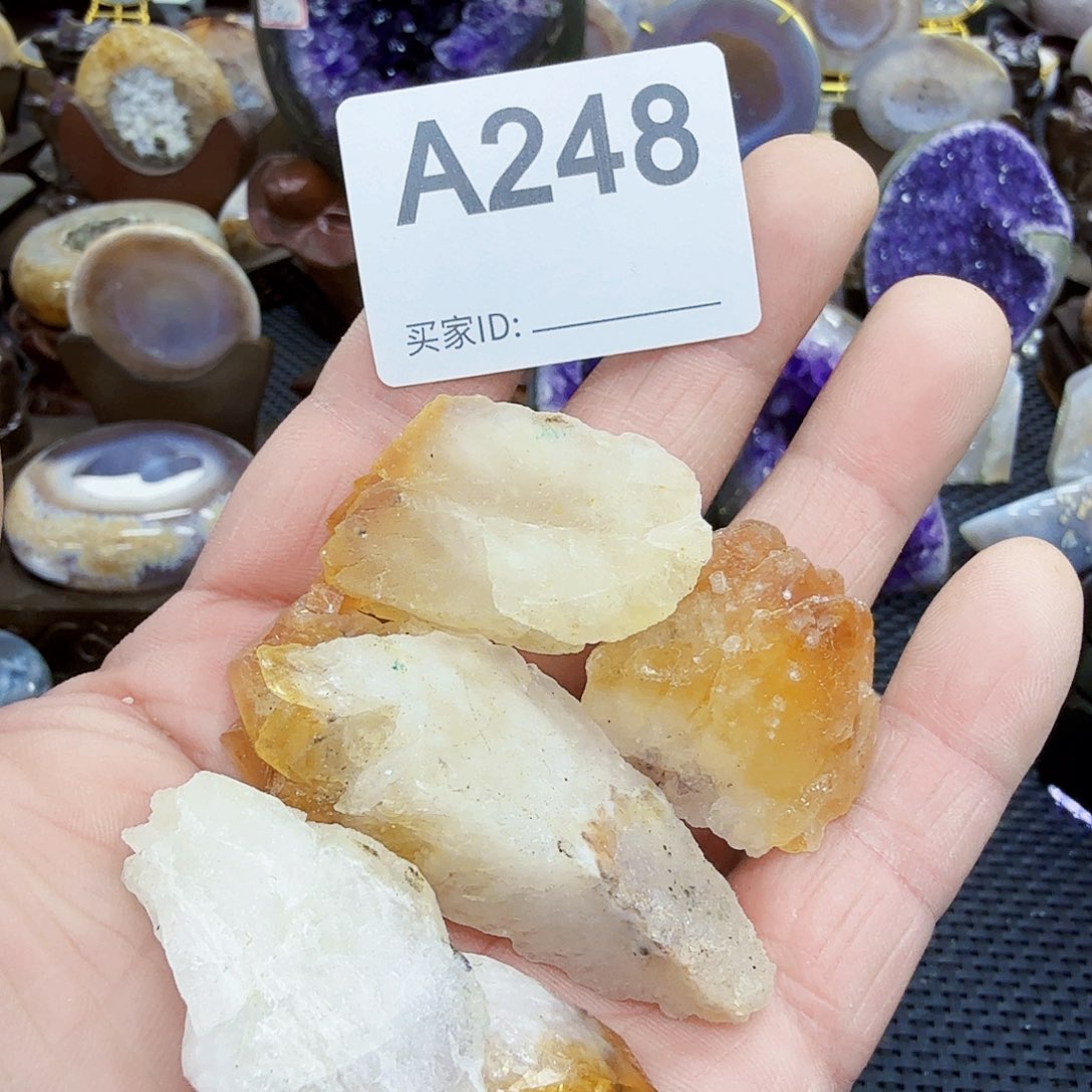 未镶嵌水晶大型摆件（非配饰）