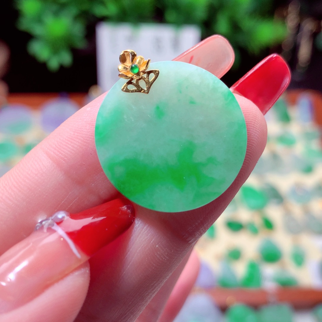 翡翠吊坠(不含链)18K金镶嵌