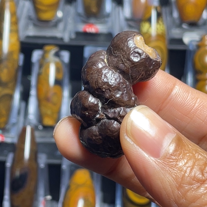 卡***尔玛瑙/玉髓未镶嵌颈饰