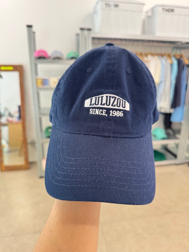 Luluzou 克莱因蓝圆顶帽子朋克风棒球帽深蓝鸭舌帽蓝色大檐0846