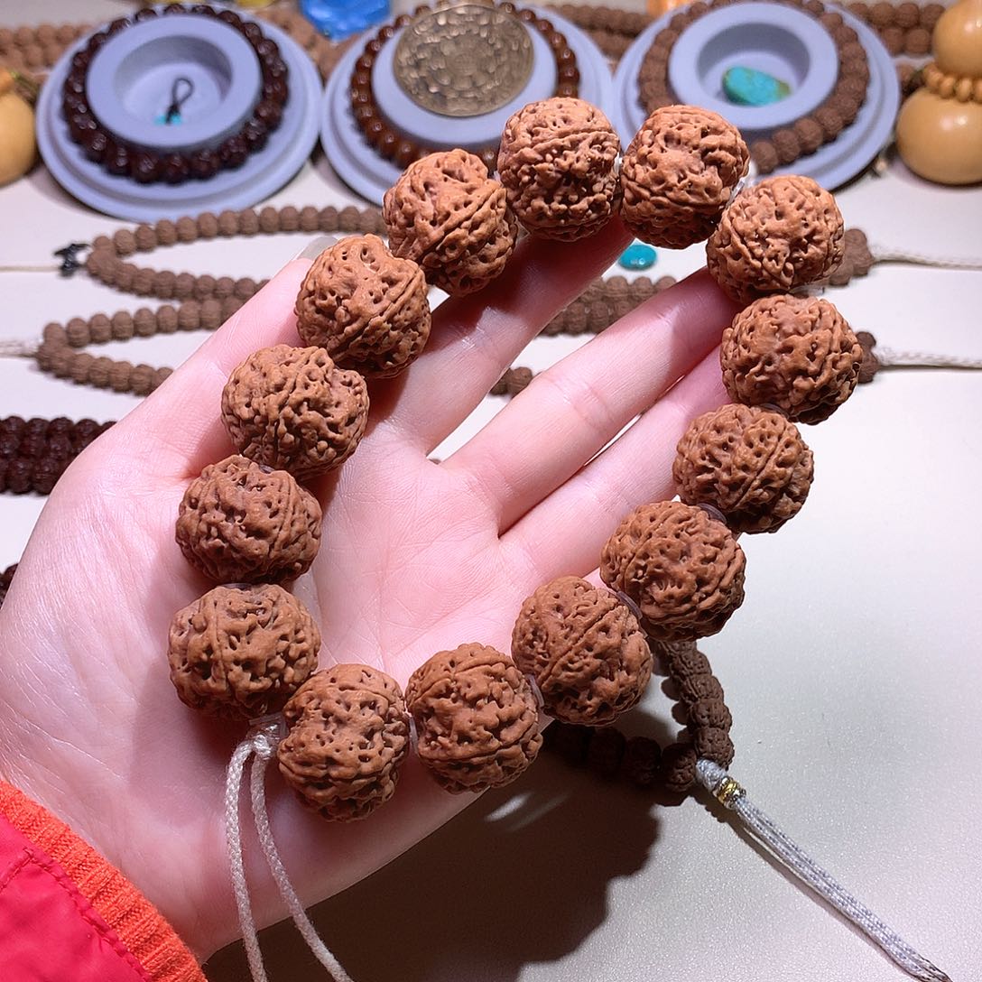 吊坠文玩核桃蜂王大金刚