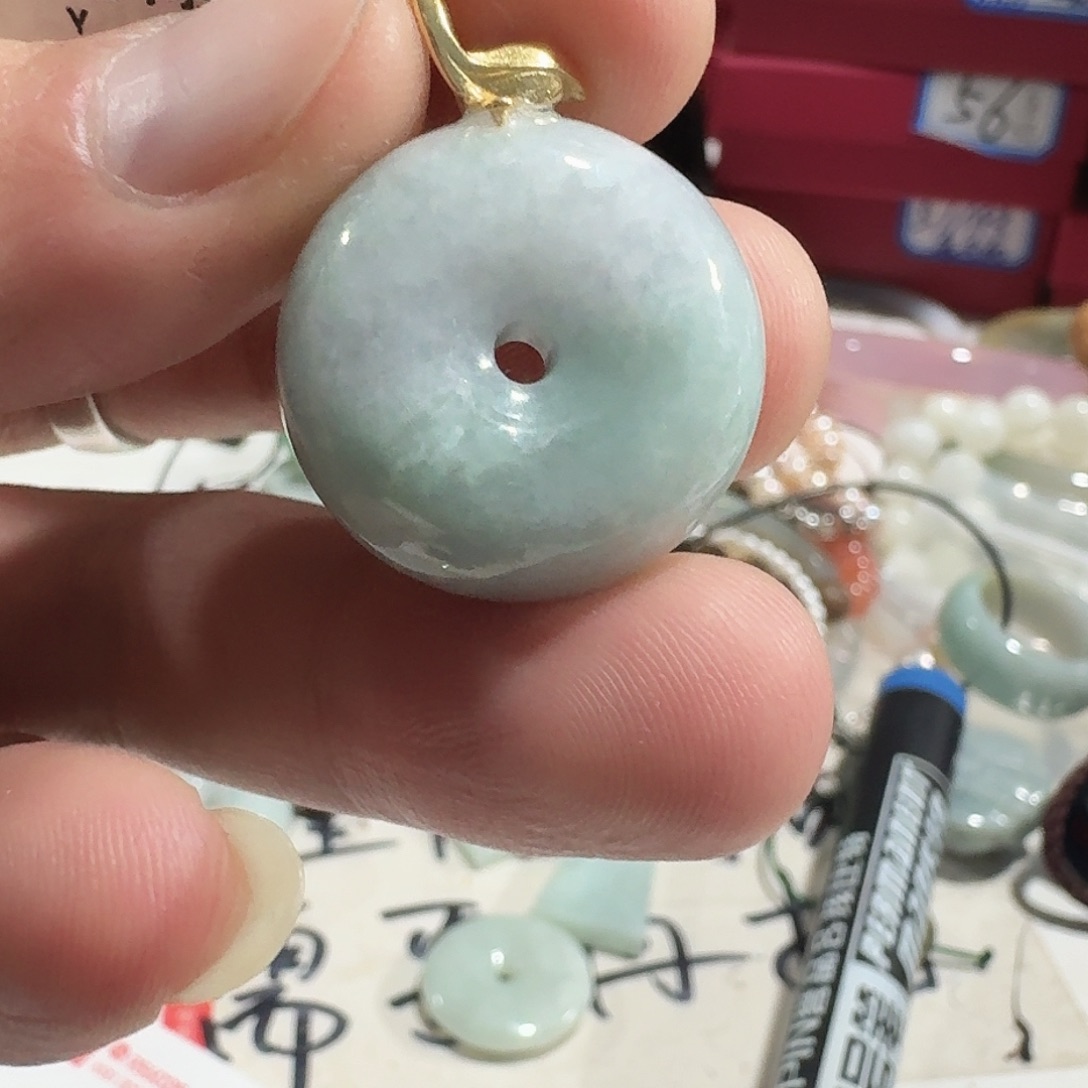 日****翡翠未镶嵌颈饰肥扣5771