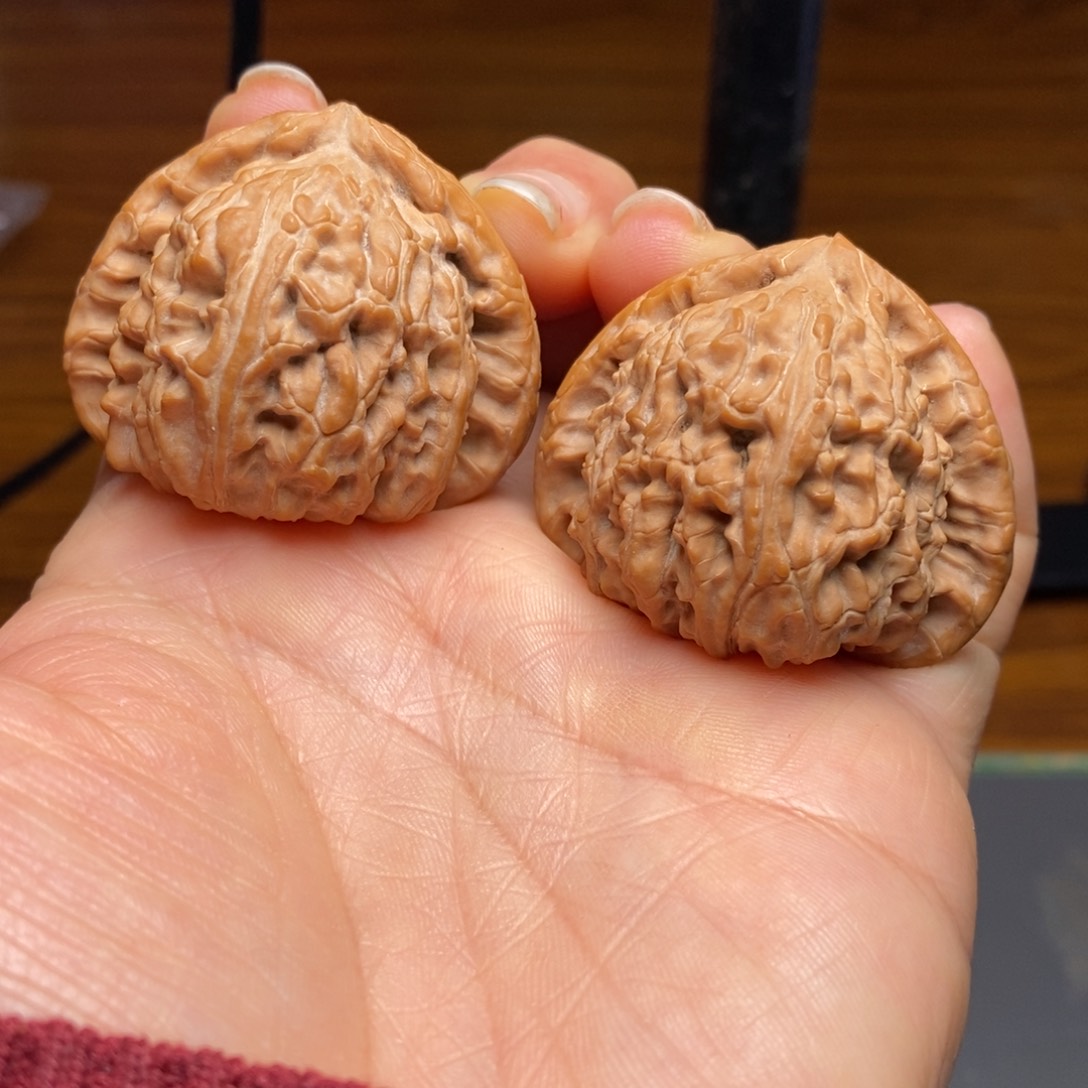 文玩核桃吊坠三角白……