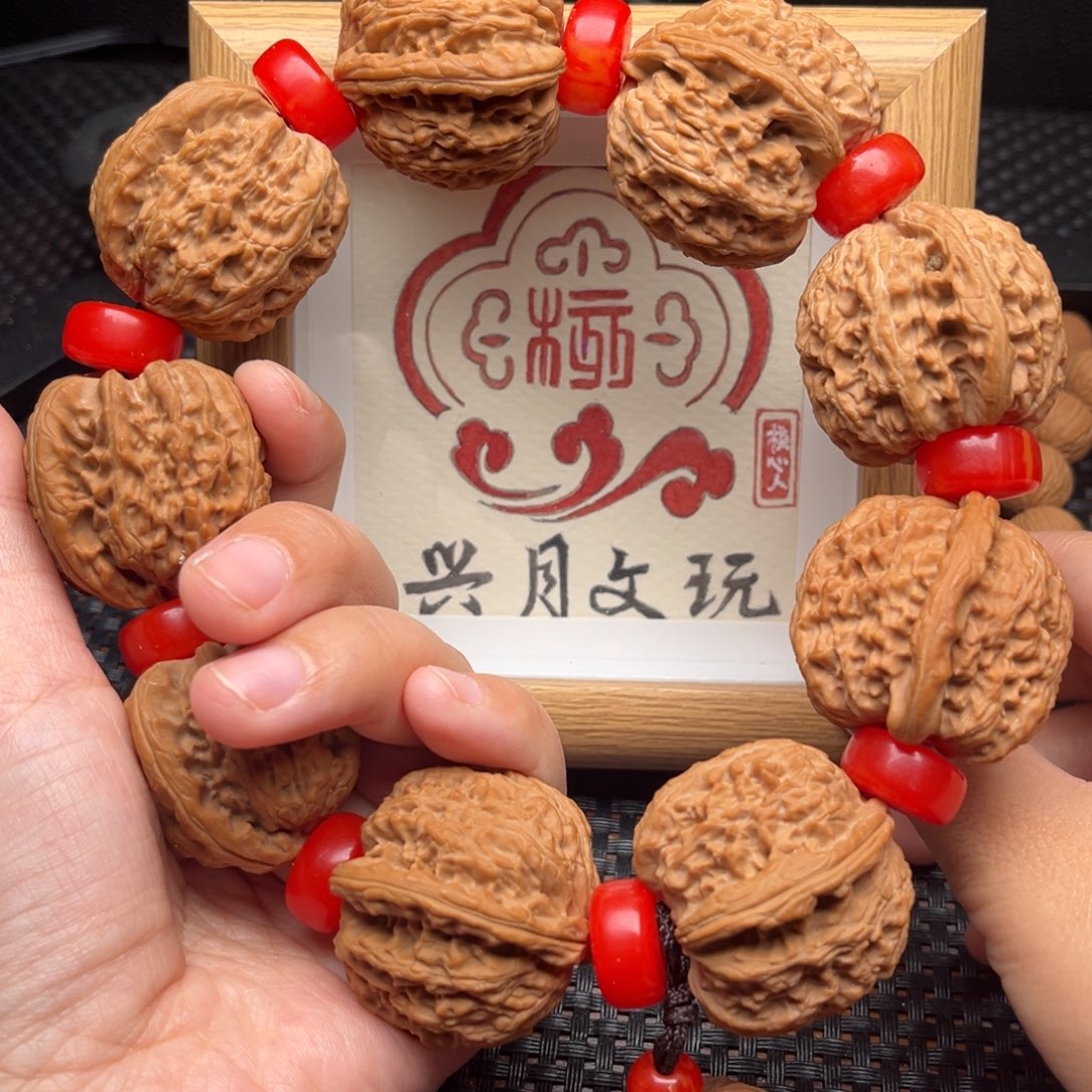 吊坠文玩核桃白狮子手持