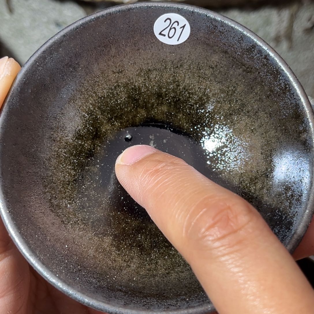 茶盏义兴龙窑坚持真柴烧落灰烧