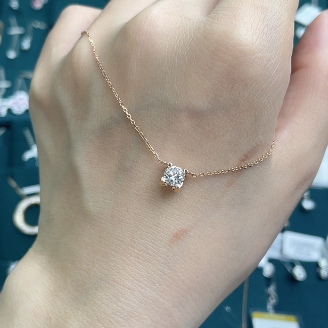 实验室培育钻石18K金镶嵌牛头项链 50分