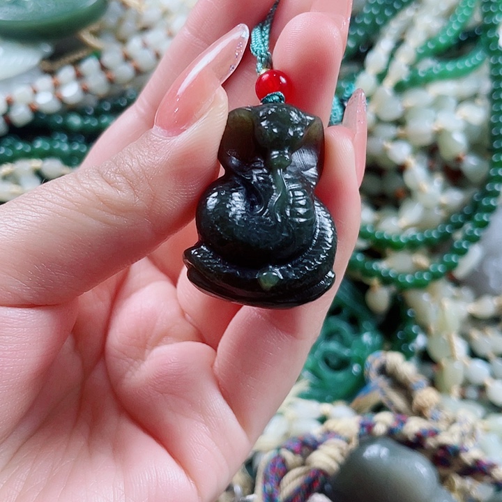 颈饰未镶嵌和田玉