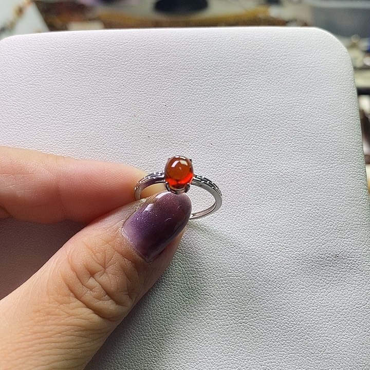 琥珀未镶嵌裸石樱桃红