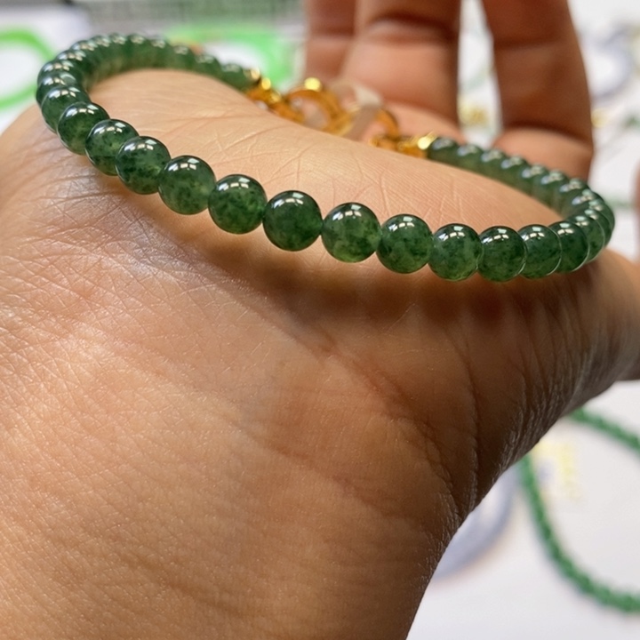 未镶嵌定制翡翠9卡5.3