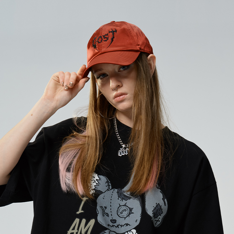GOST【新品】刺绣LOGO 绸缎红色潮流休闲帽时尚户外透气情侣棒球帽