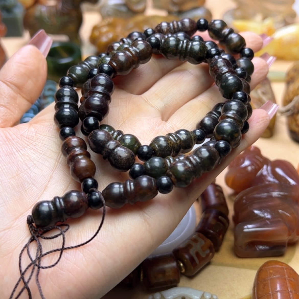 【闪购商品】蛇纹石玉颈饰未镶嵌