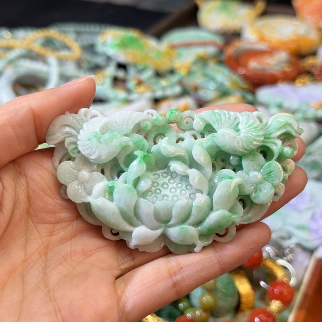 翡翠颈饰未镶嵌待编款