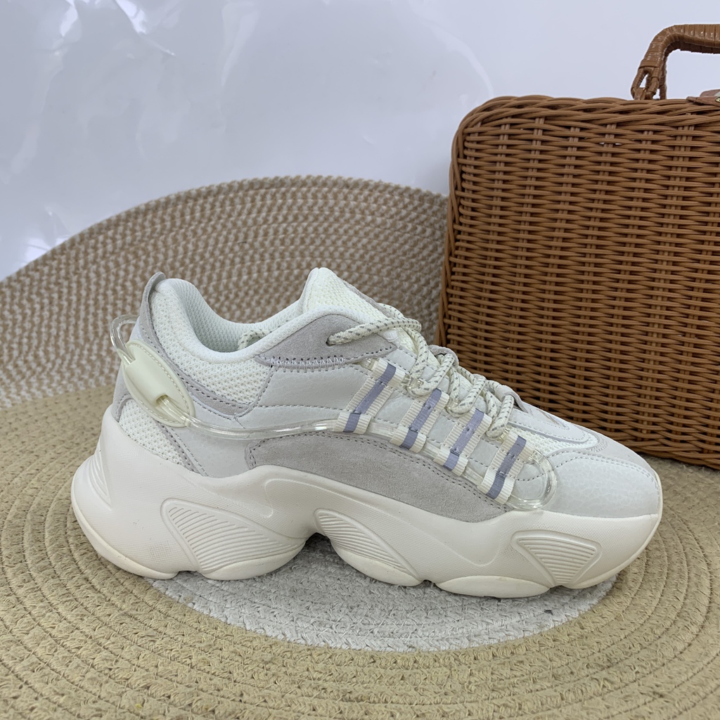 D223(偏小一码）女鞋 潮流百搭低帮系带舒适轻便休闲运动鞋LT