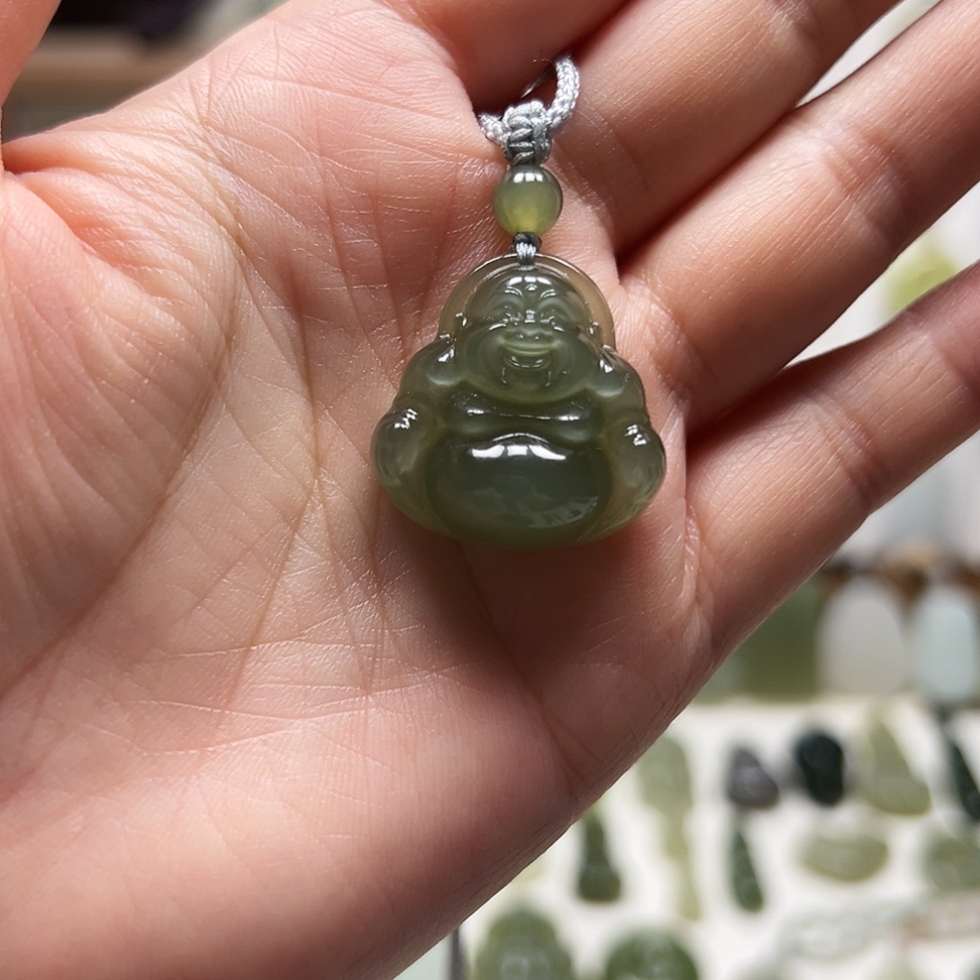 和田玉未镶嵌颈饰有包容