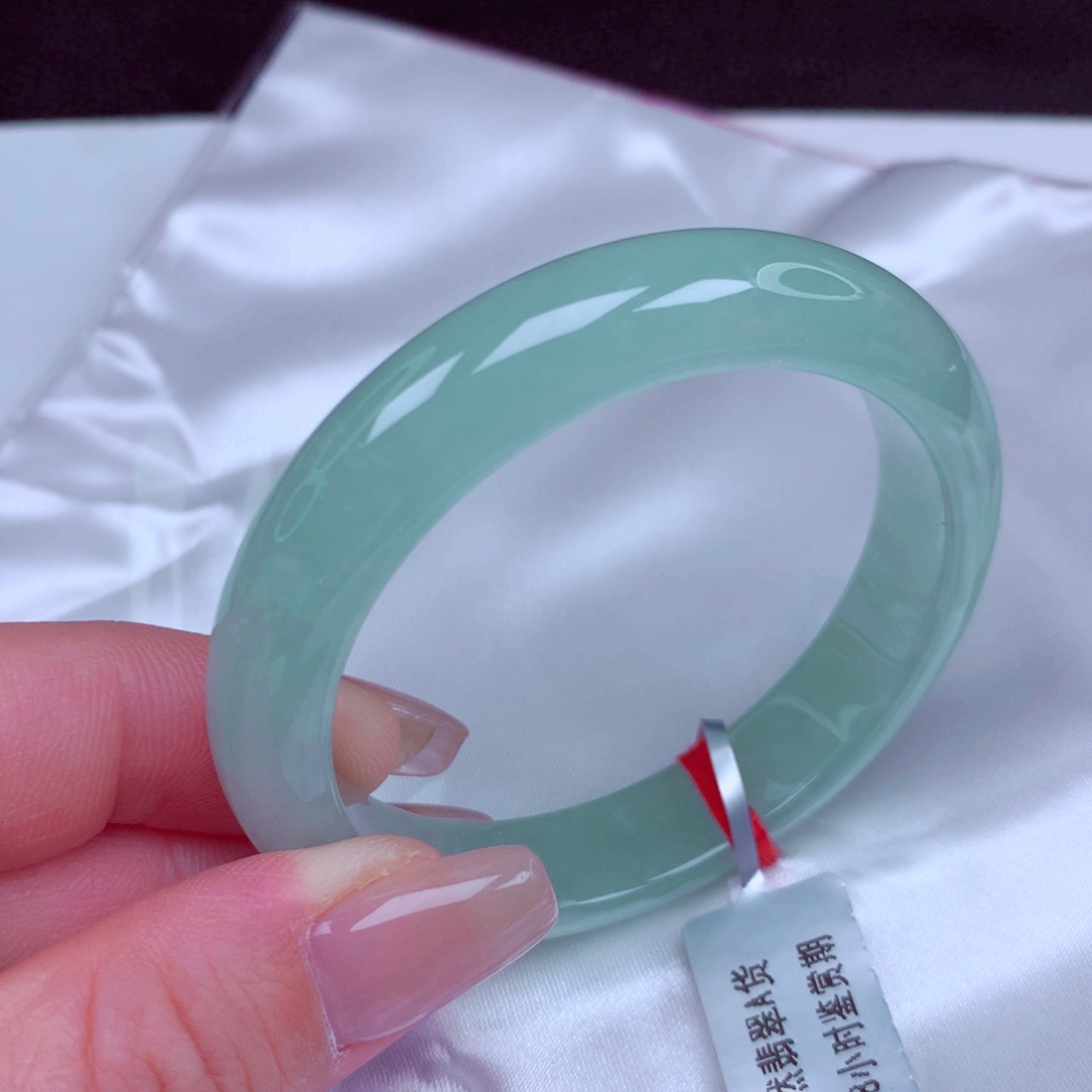 翡翠未镶嵌手镯手镯