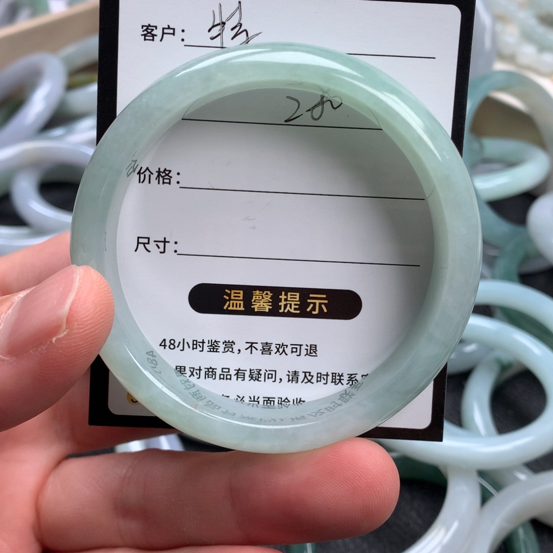 特***家翡翠未镶嵌手镯成品