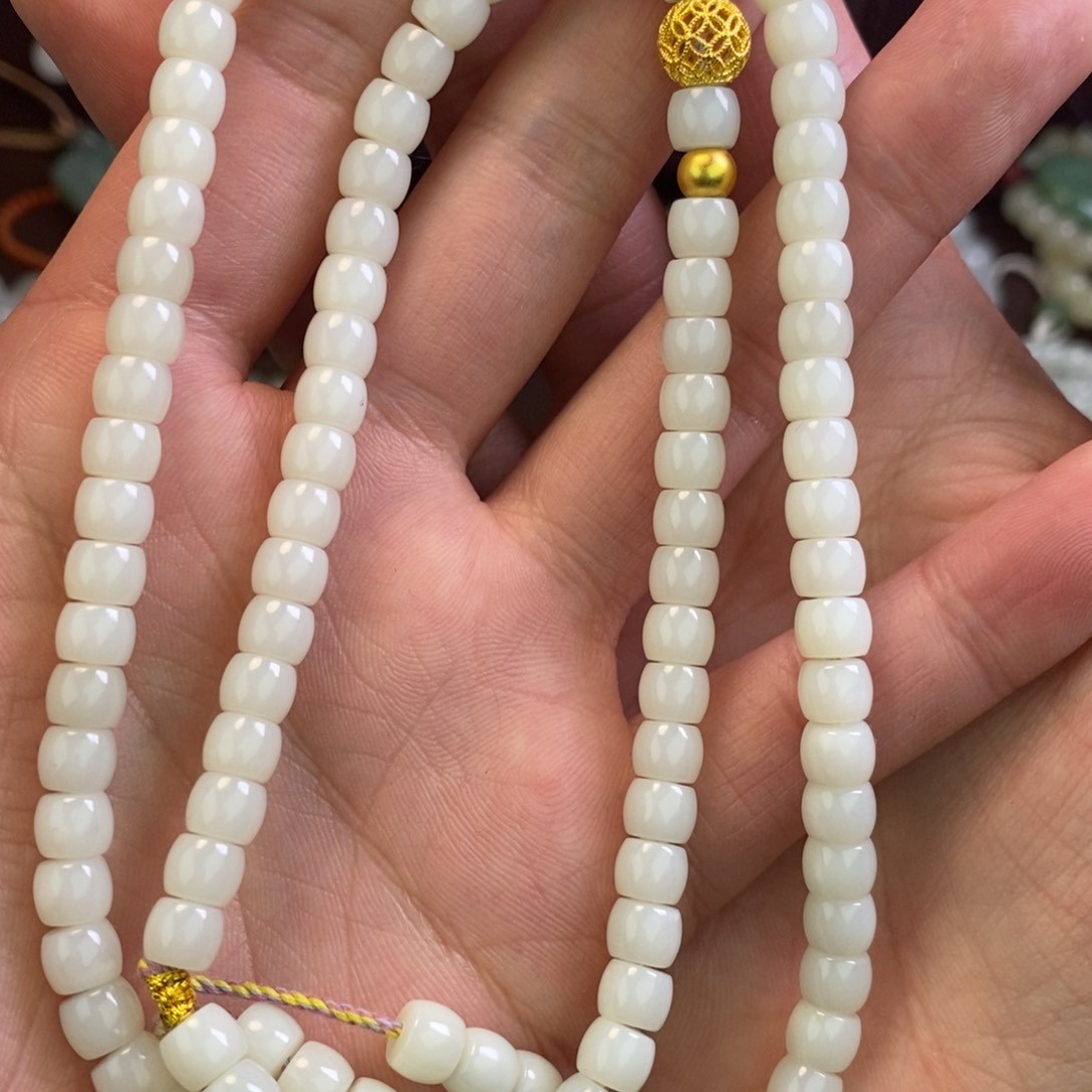 和田玉颈饰足金镶嵌