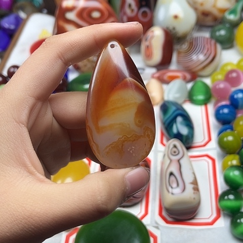 玛瑙/玉髓颈饰未镶嵌