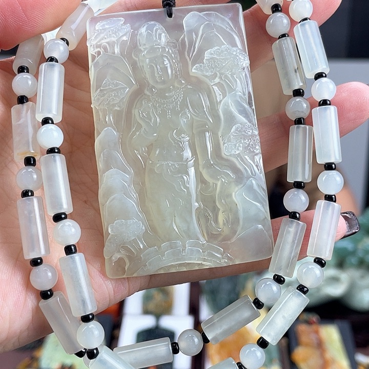 蛇纹石玉颈饰未镶嵌