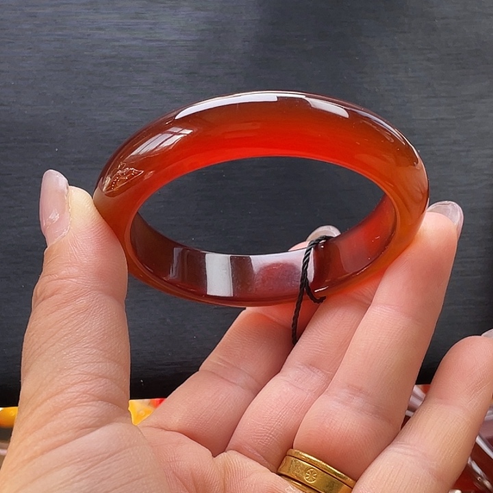 白***玛瑙/玉髓未镶嵌手镯