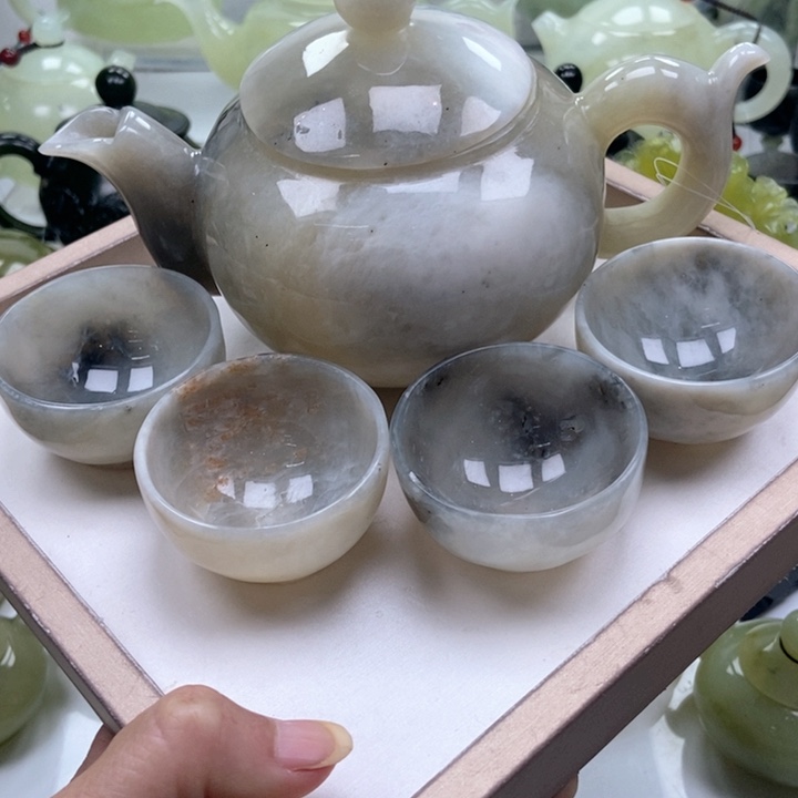 蛇纹石玉壶未镶嵌