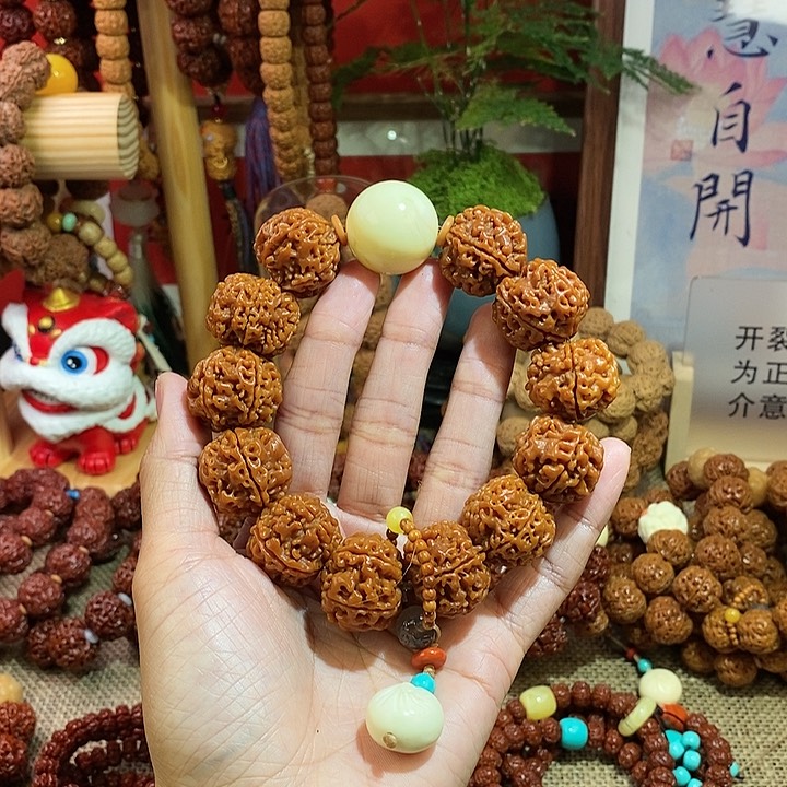 金刚菩提手串某*张225半玉华包子款