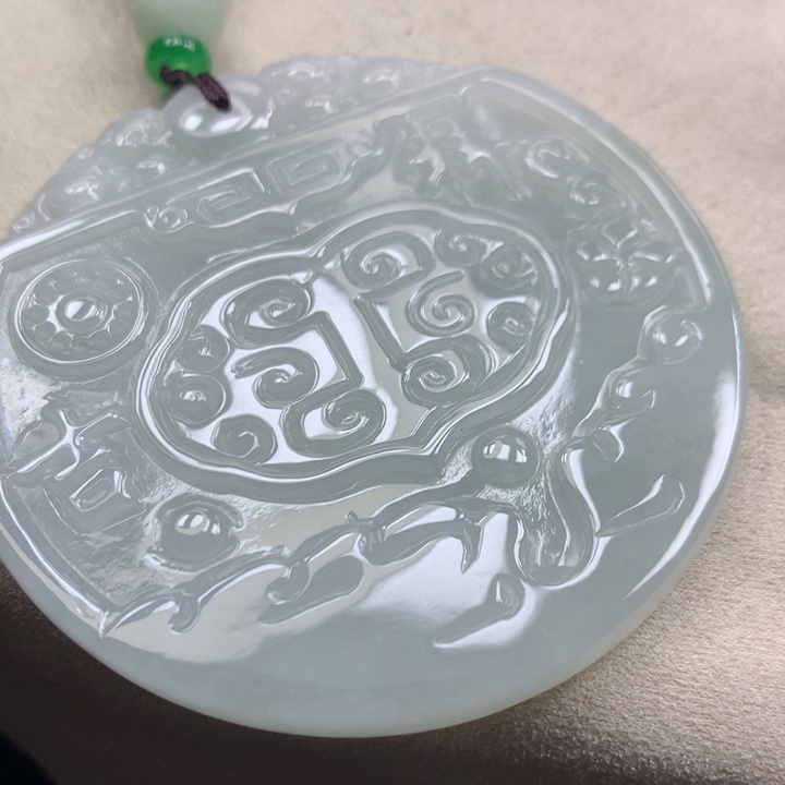 翡翠颈饰未镶嵌吊坠