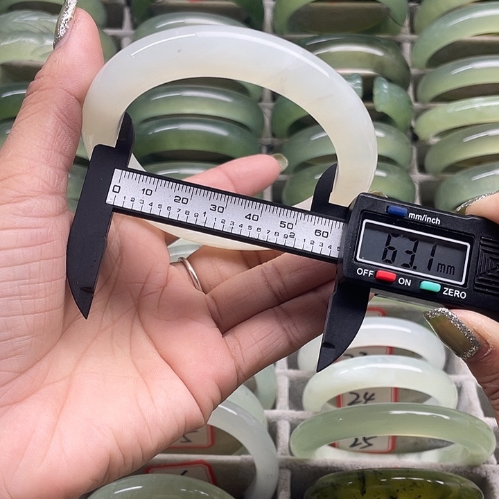 蛇纹石玉未镶嵌手镯33