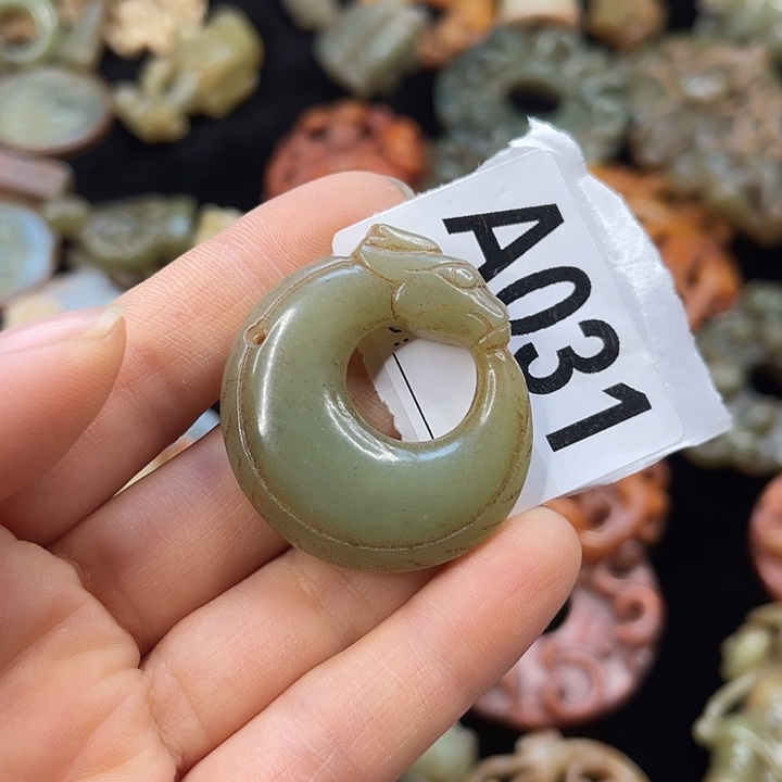 和田玉（糖玉）未镶嵌挂件