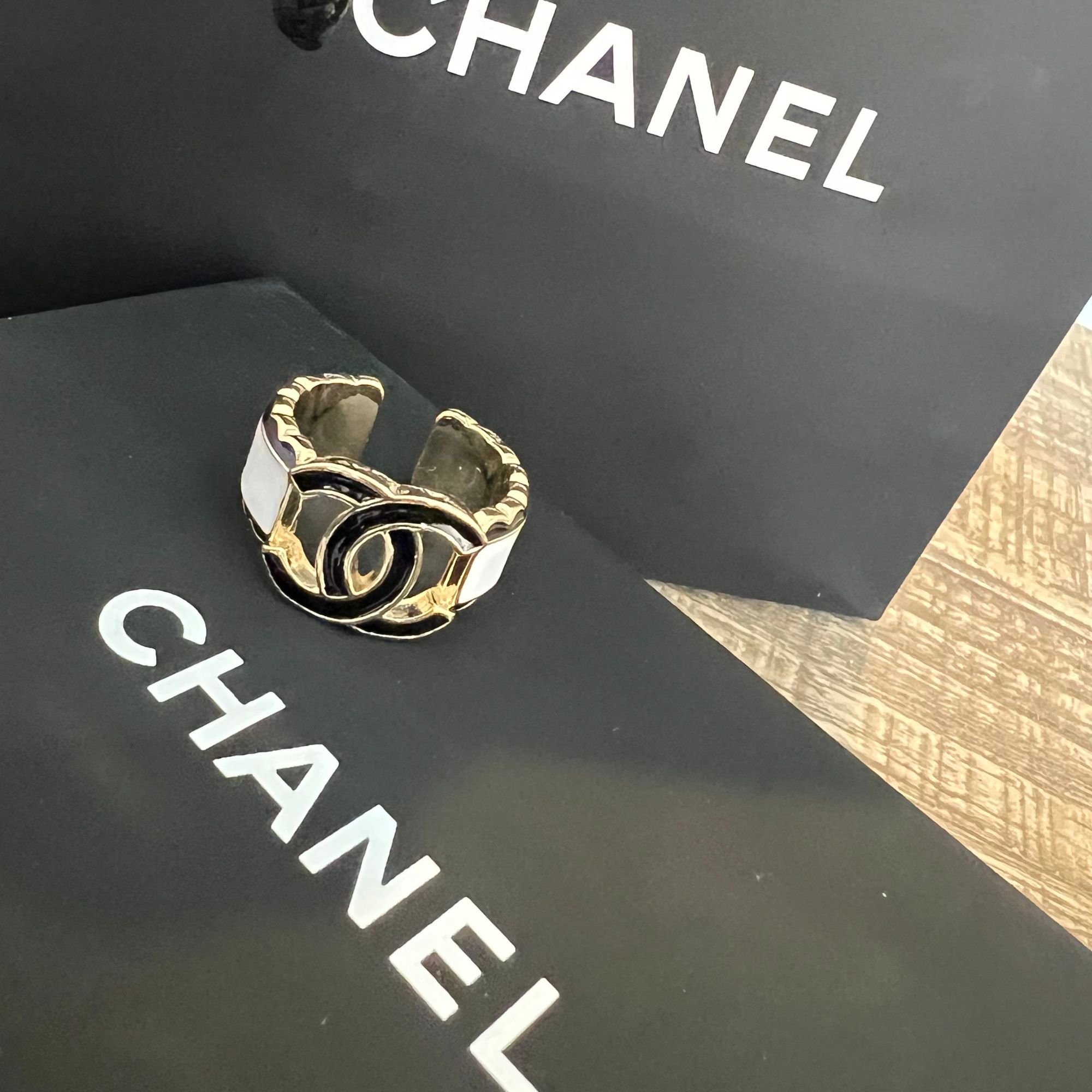 香奈儿/CHANEL 镂空双C设计 金属 树脂 戒指 女款 金色/黑色
