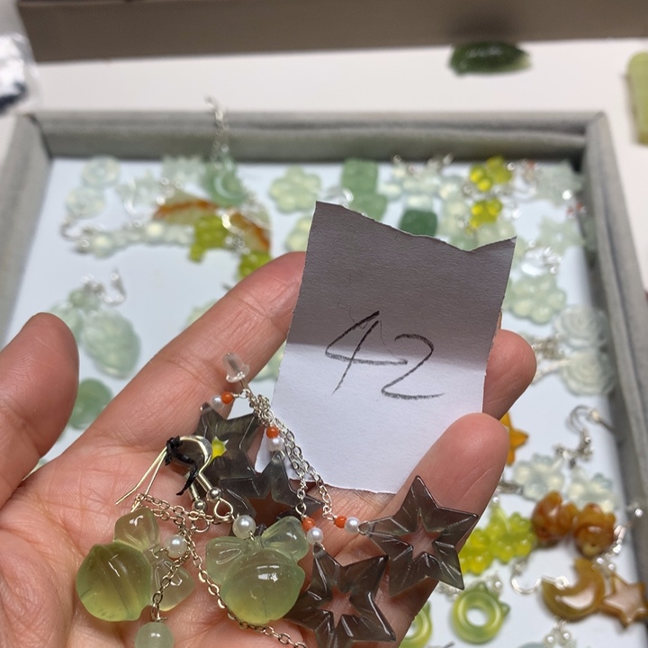 蛇纹石玉耳钉足银镀金镶嵌y****˚