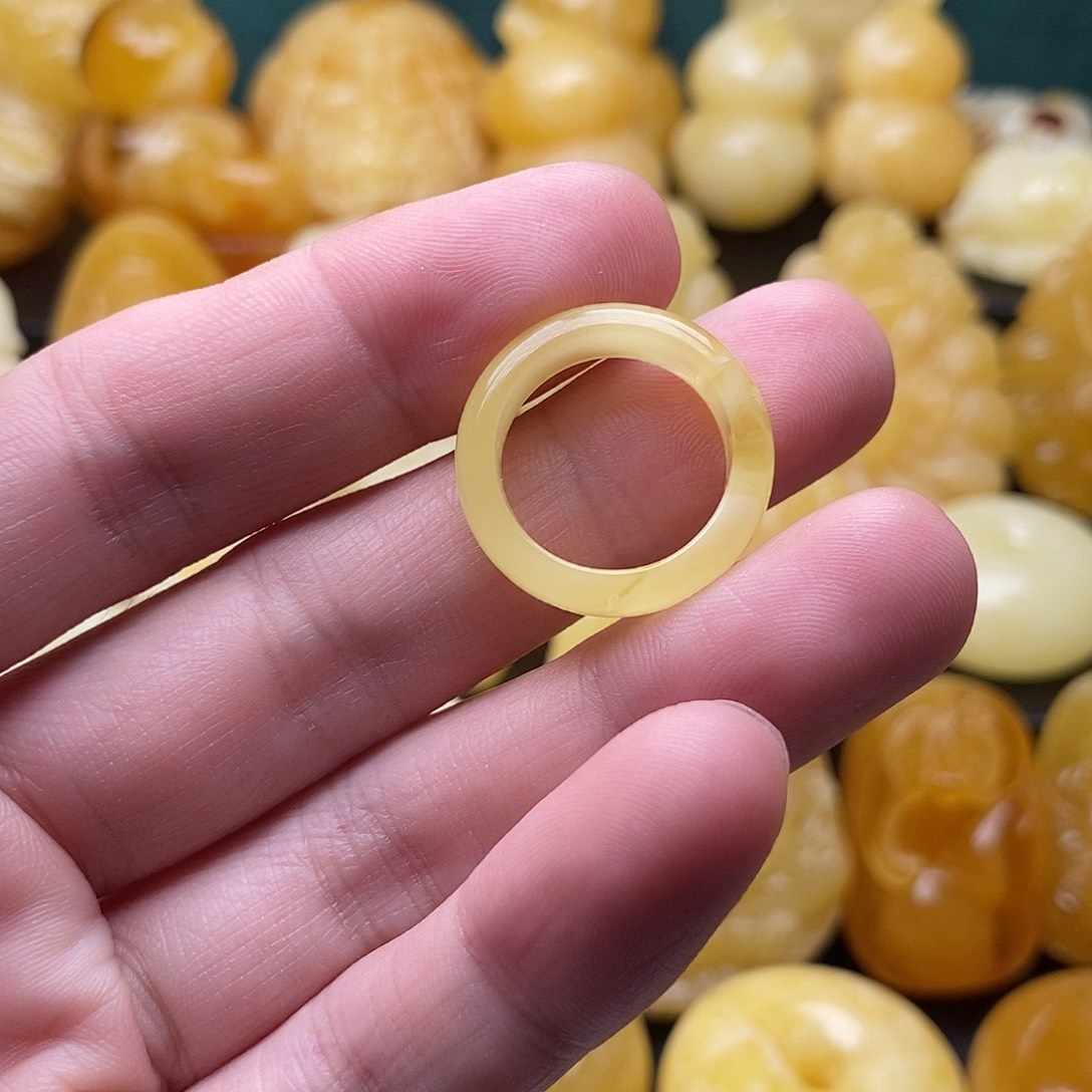 琥珀颈饰未镶嵌琥珀蜜蜡