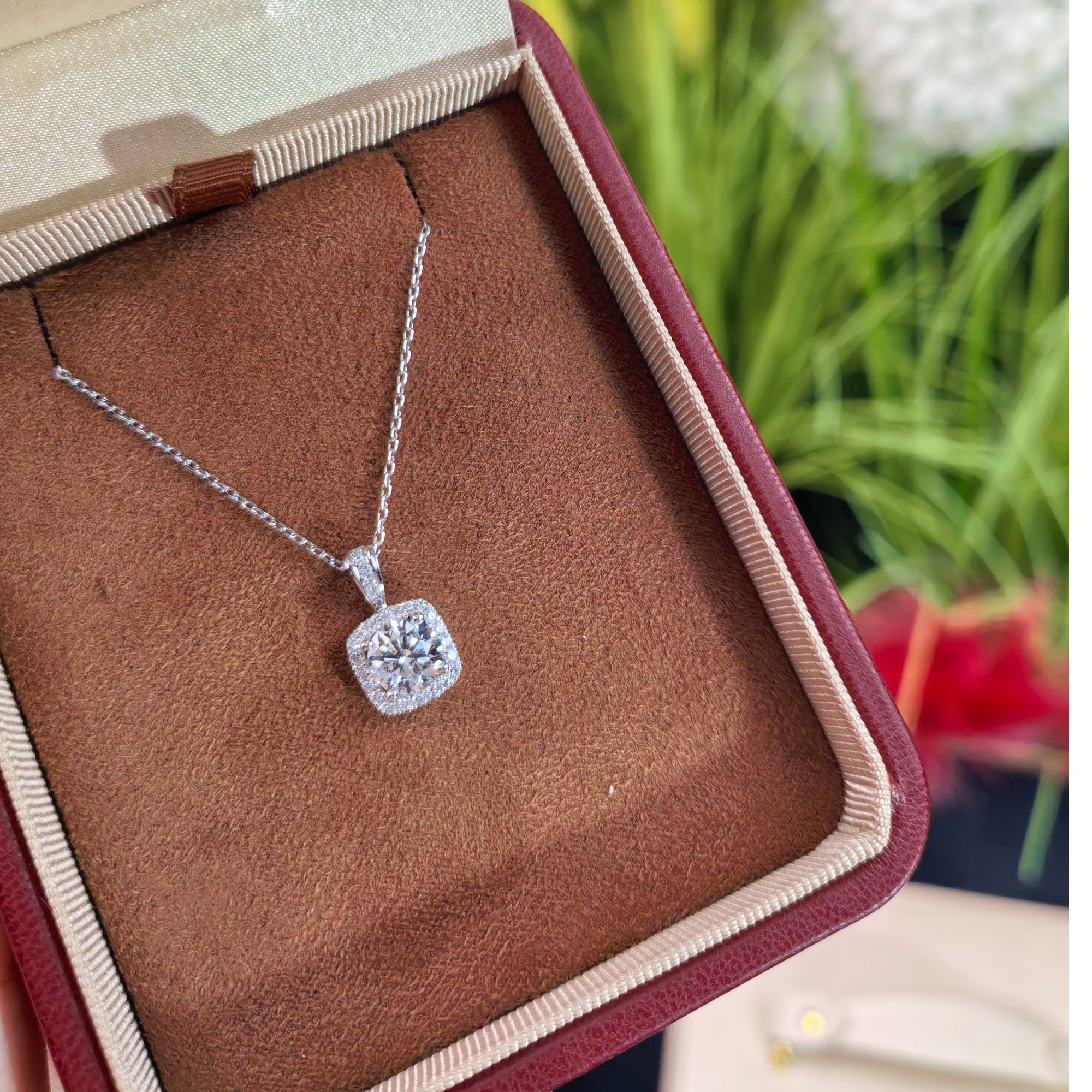 OLBV 实验室培育钻石太阳花项链轻奢围镶项链实验室培育铂金白金