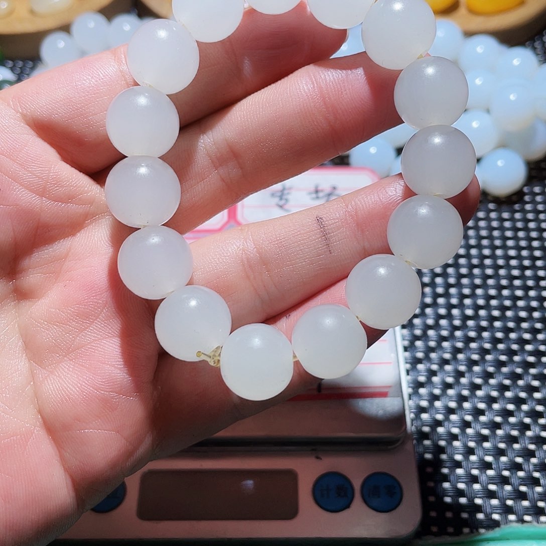 未镶嵌和田玉（糖玉）珠宝奇石