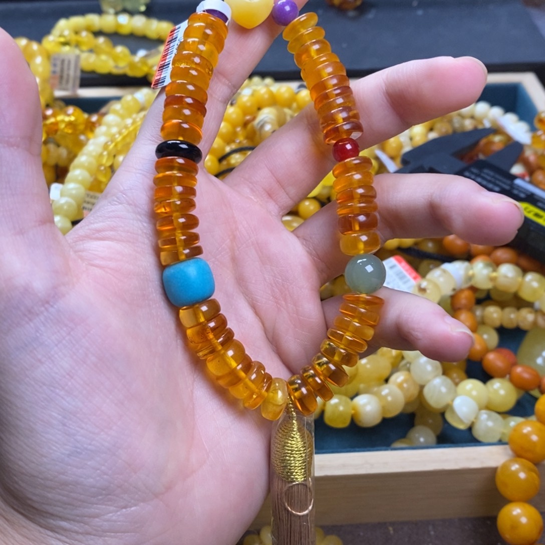 琥珀未镶嵌珠宝奇石