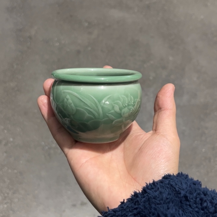 严少英 风和雅韵缸杯