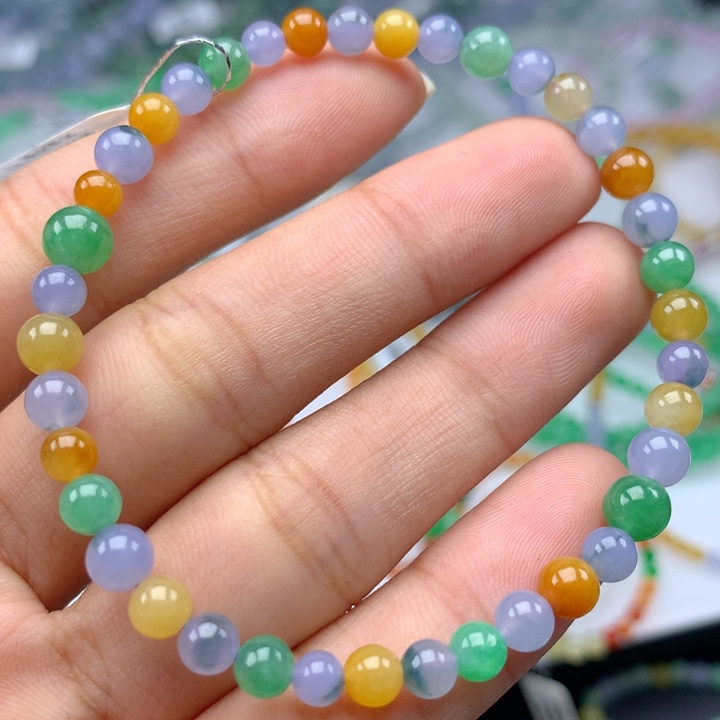 翡翠手镯未镶嵌卡