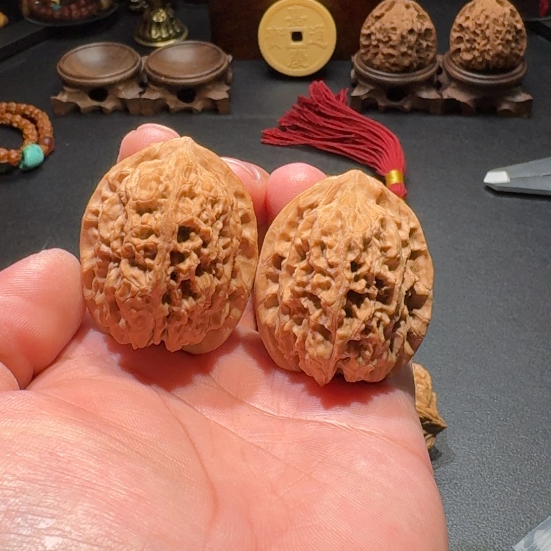 文玩核桃吊坠L****a全品纯野生机芯