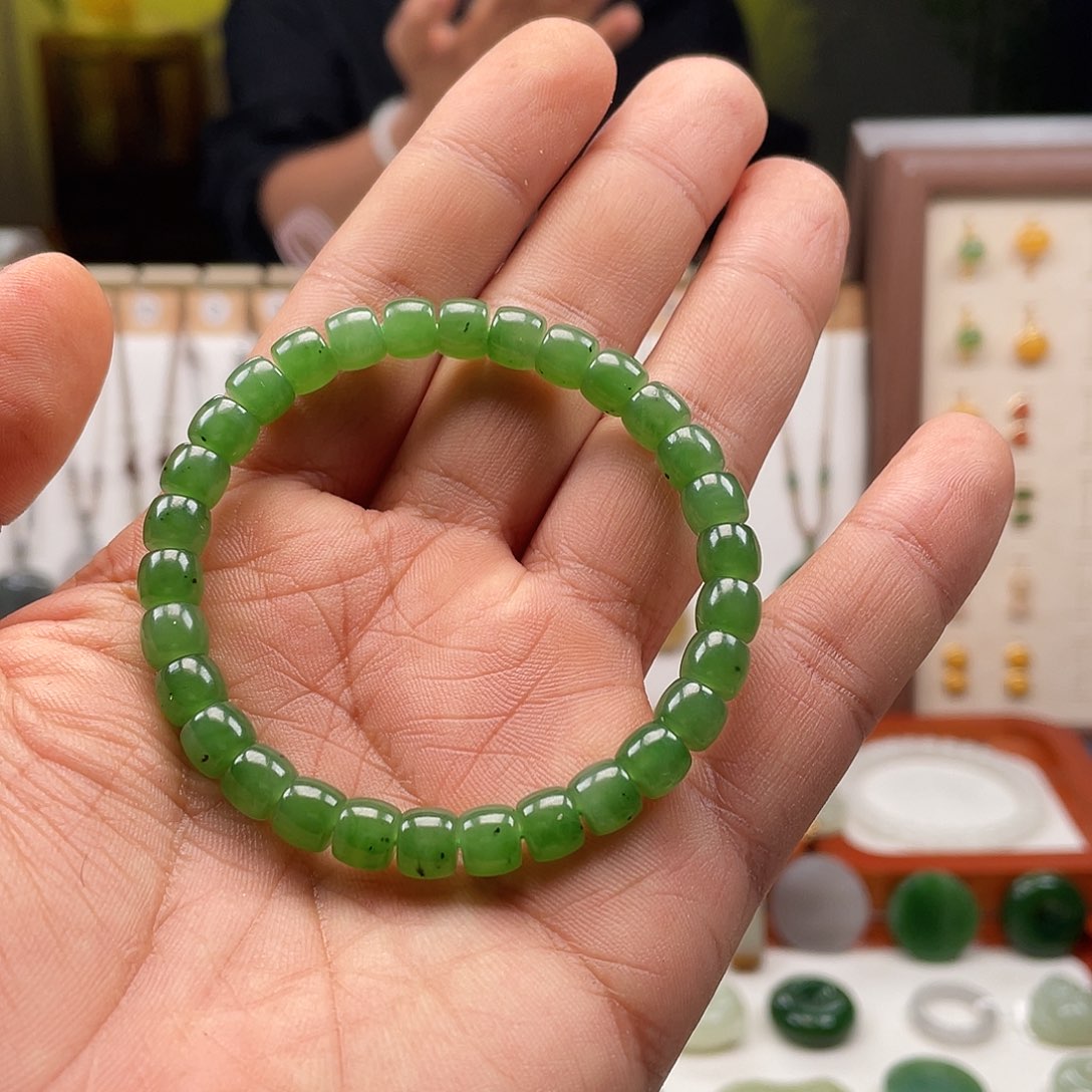 ****阳和田玉未镶嵌颈饰