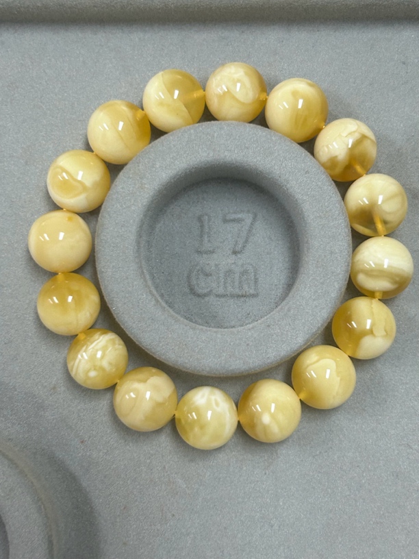 蜜蜡溶洞金白妖花22.75克