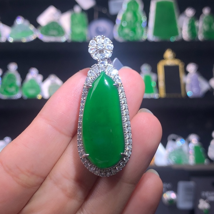 【闪购商品】颈饰银S925镶嵌翡翠