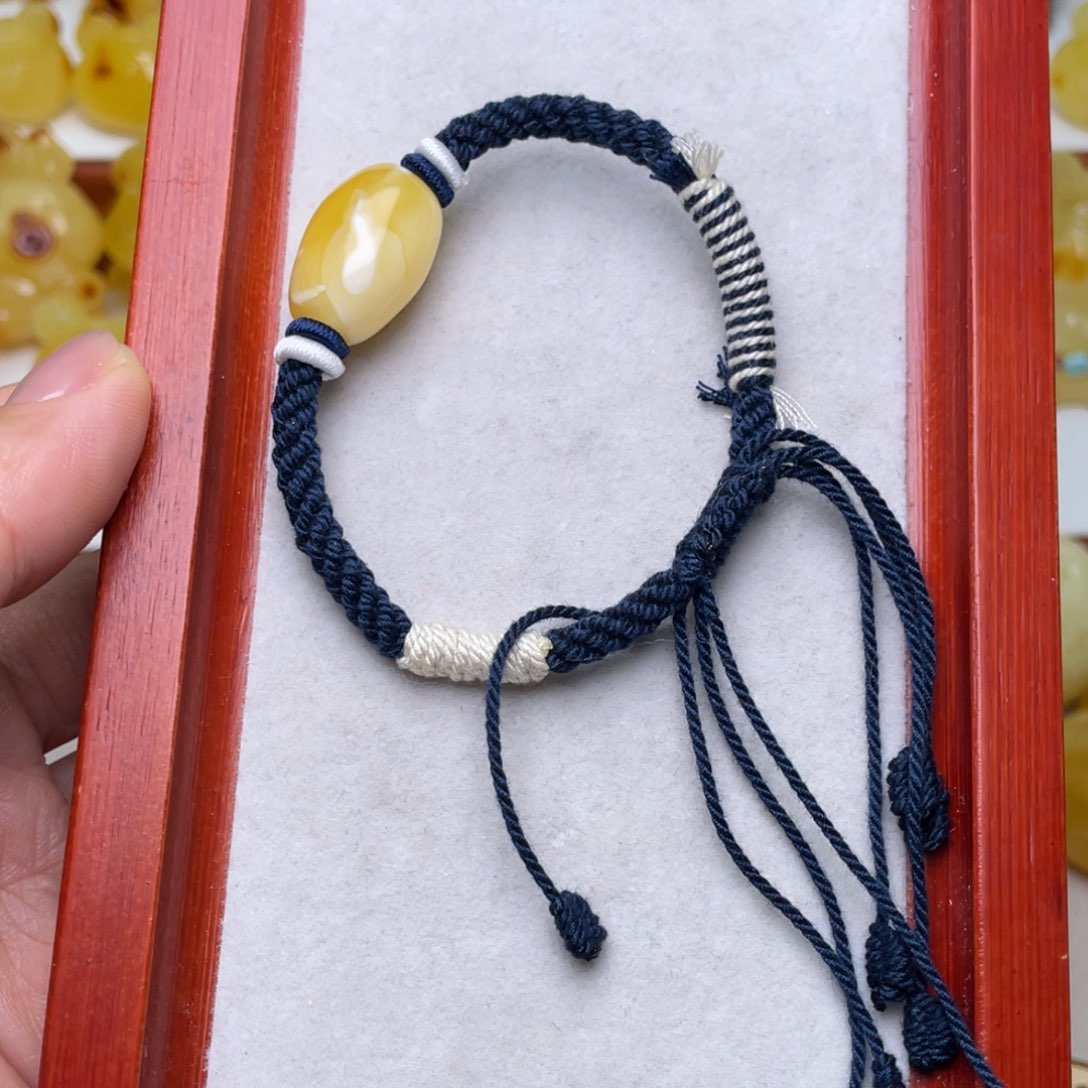 琥珀吊坠(赠链)未镶嵌