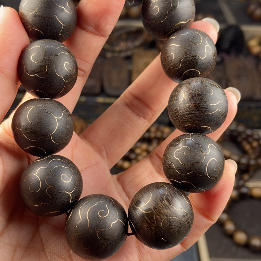 沉香手串张*越南芽庄白棋楠