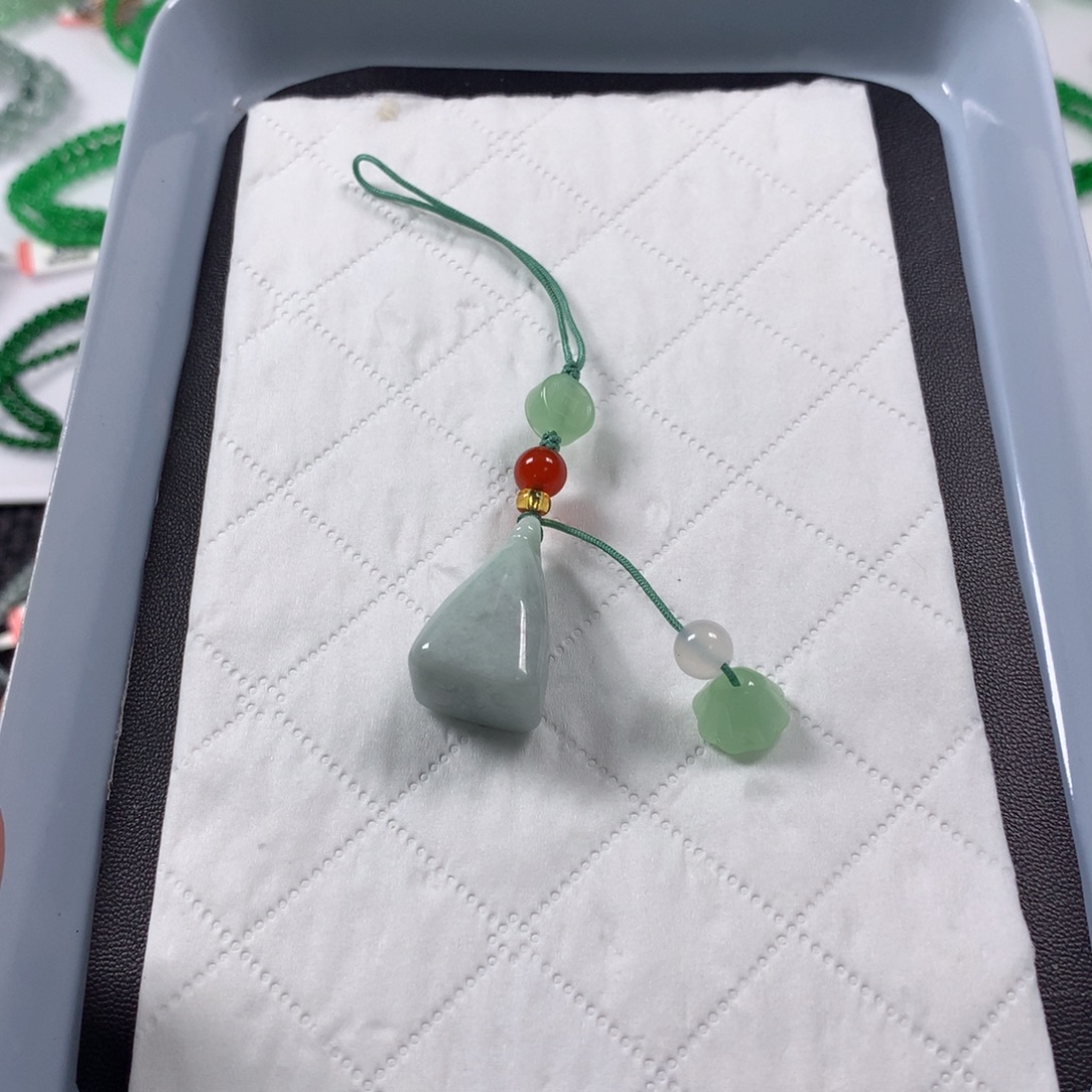 颈饰未镶嵌翡翠车挂