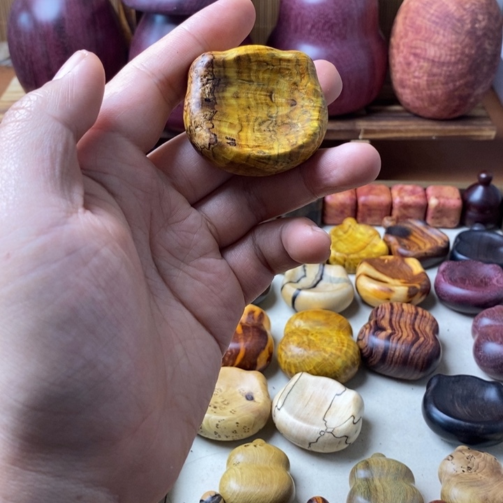 A***i柳编黄卢馒头啊，山中有一座