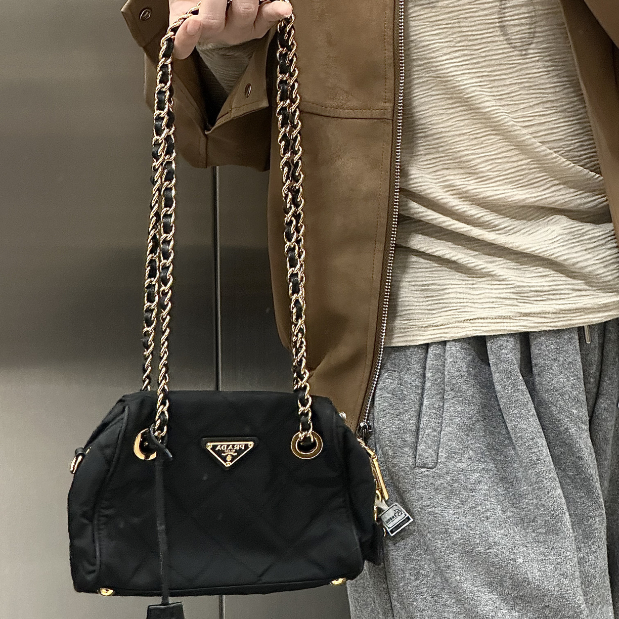 95新 Prada/普拉达 黑色mini尼龙降落伞plum单肩斜挎包