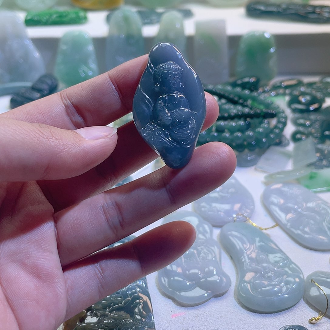 翡翠颈饰未镶嵌翡翠挂件