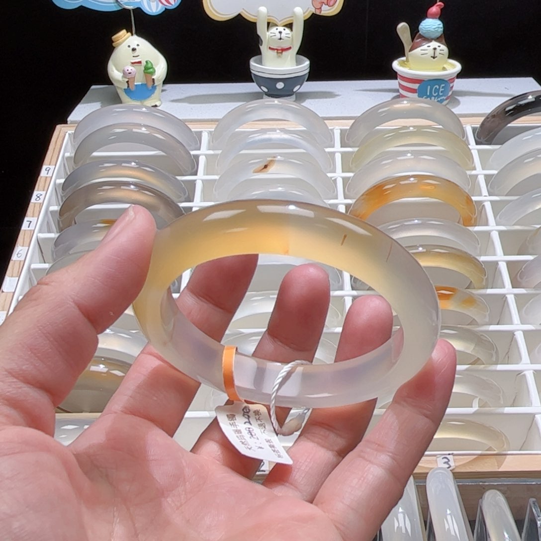 玛瑙/玉髓手镯未镶嵌6039